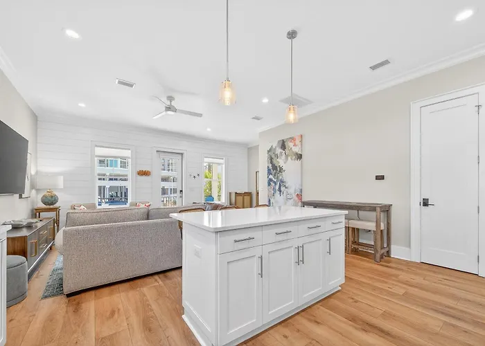 Luxe Stayin' Salty 3 Min Walk To Pool Pets Bikes Sleeps 12