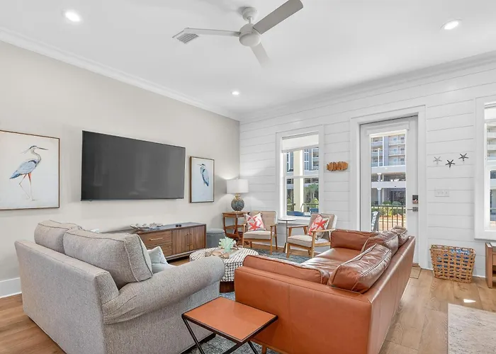 Holiday home Luxe Stayin' Salty 3 Min Walk To Pool Pets Bikes Sleeps 12