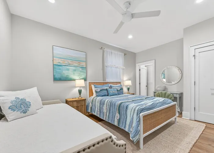 Holiday home Luxe Stayin' Salty 3 Min Walk To Pool Pets Bikes Sleeps 12 Gulf Shores