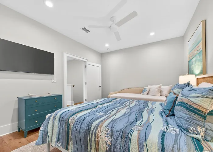 Luxe Stayin' Salty 3 Min Walk To Pool Pets Bikes Sleeps 12 Gulf Shores