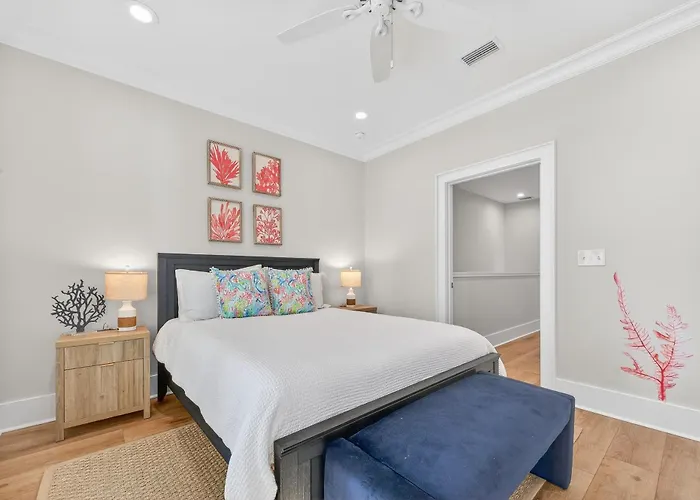 Holiday home Luxe Stayin' Salty 3 Min Walk To Pool Pets Bikes Sleeps 12 Gulf Shores