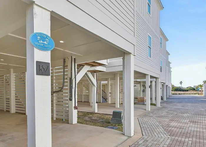 Holiday home Luxe Stayin' Salty 3 Min Walk To Pool Pets Bikes Sleeps 12