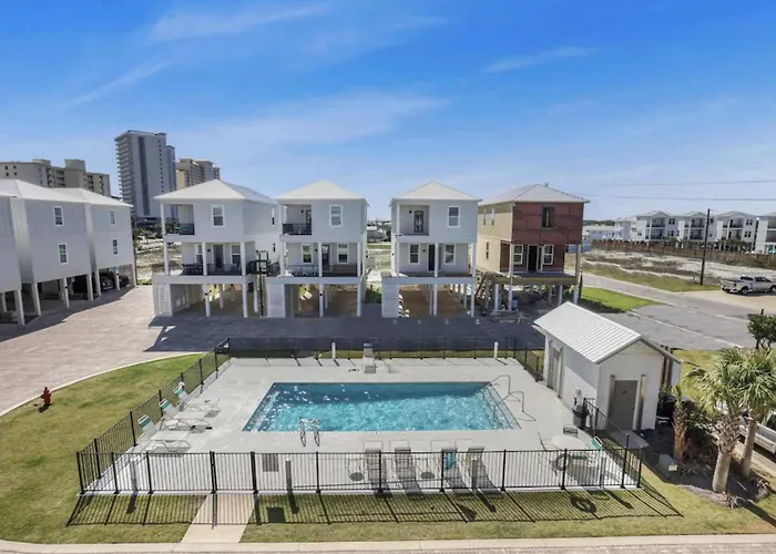 Luxe Stayin' Salty 3 Min Walk To Pool Pets Bikes Sleeps 12 Holiday home